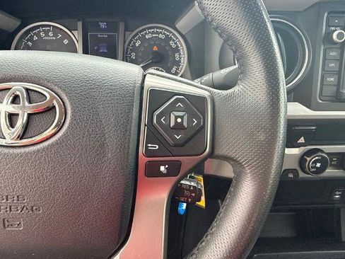 Used 2017 Toyota Tacoma SR5 w/ Tow Package RWD image 21