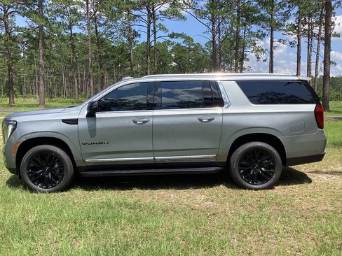 New 2026 GMC Yukon XL Elevation w/ LPO, Elevation Black Package RWD image 2