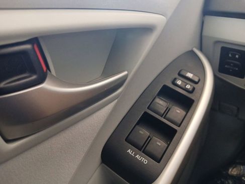 Used 2015 Toyota Prius Two FWD image 33