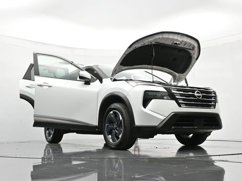 Certified 2024 Nissan Rogue SV image 51