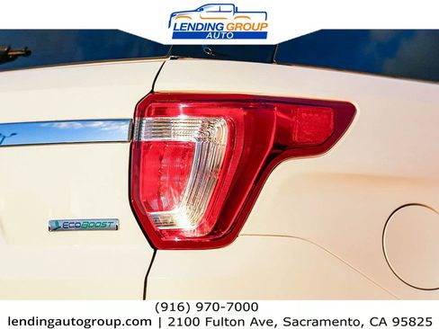 Used 2018 Ford Explorer XLT FWD image 8