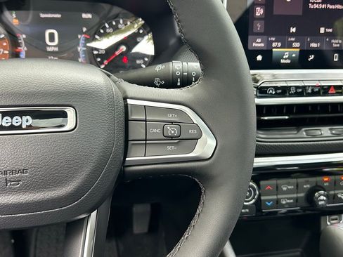 New 2025 Jeep Compass Latitude w/ Sun & Sound Group image 46