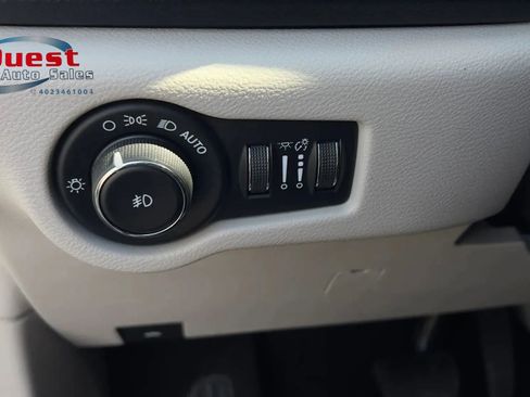 Used 2018 Chrysler Pacifica Touring-L Plus FWD image 34