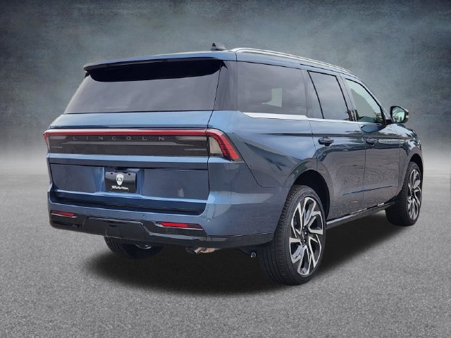 New 2027 Lincoln Navigator Reserve AWD/4WD image 7