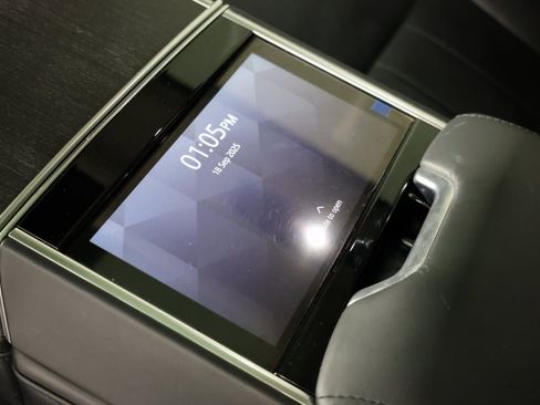 Used 2022 Land Rover Range Rover Long Wheelbase First Edition image 26