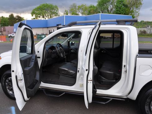 Used 2015 Nissan Frontier PRO-4X w/ Pro-4x Luxury Package AWD/4WD image 22