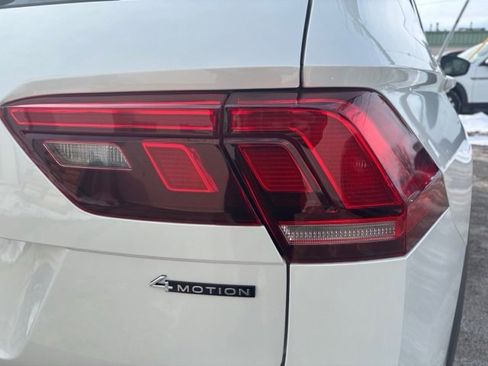 Used 2023 Volkswagen Tiguan SE R-Line image 8