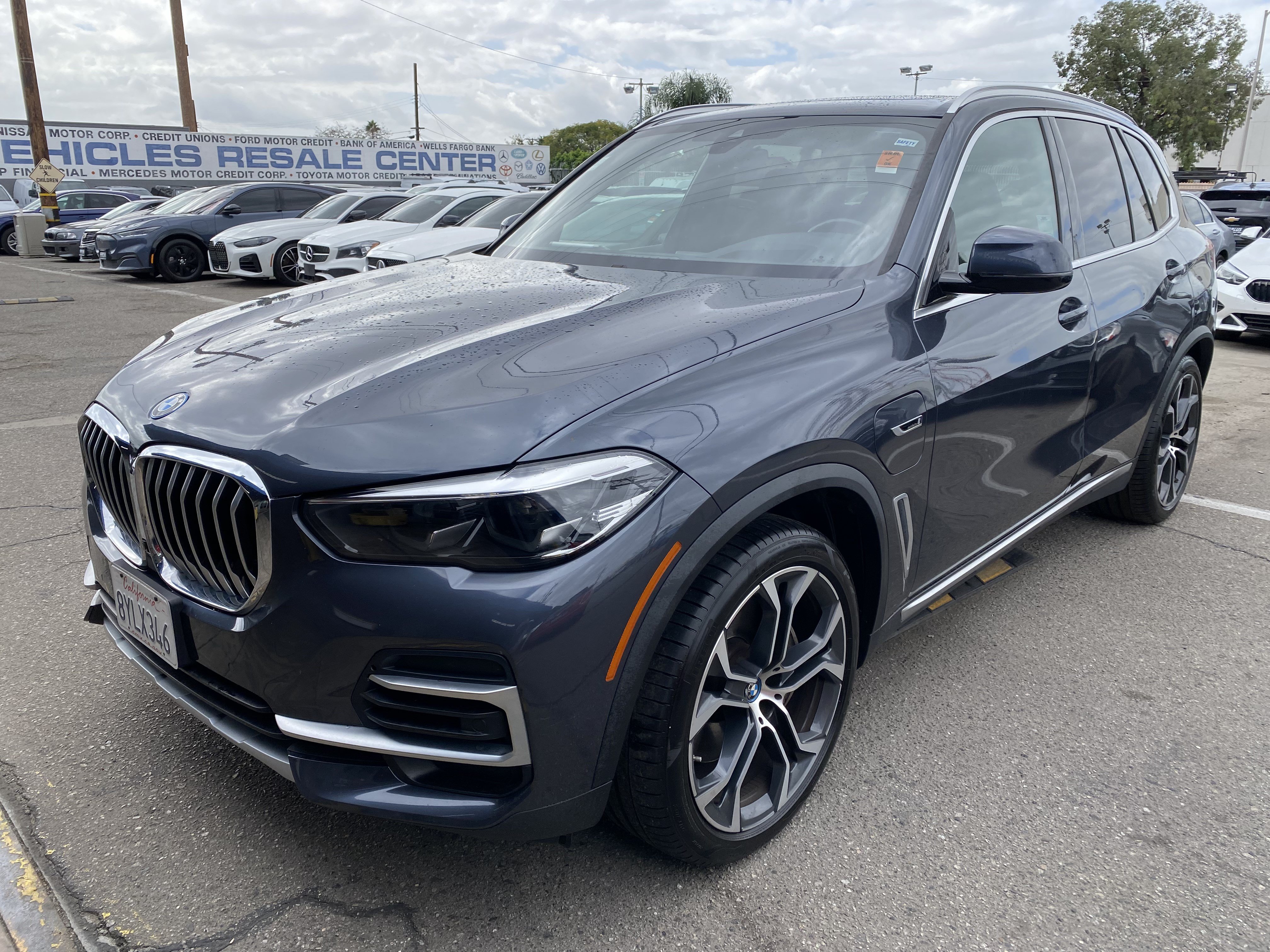 Used 2022 BMW X5 xDrive45e w/ Premium Package AWD/4WD image 2