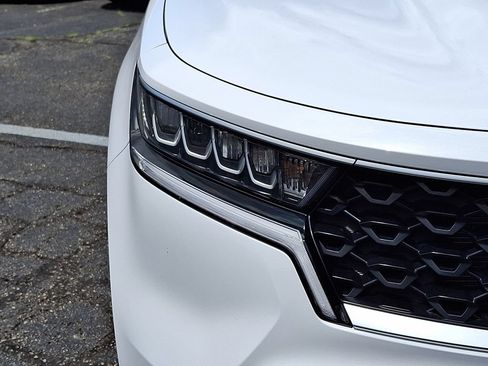 Certified 2023 Kia Sorento LX FWD image 19