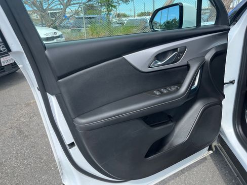 Used 2025 Chevrolet Blazer LT image 18
