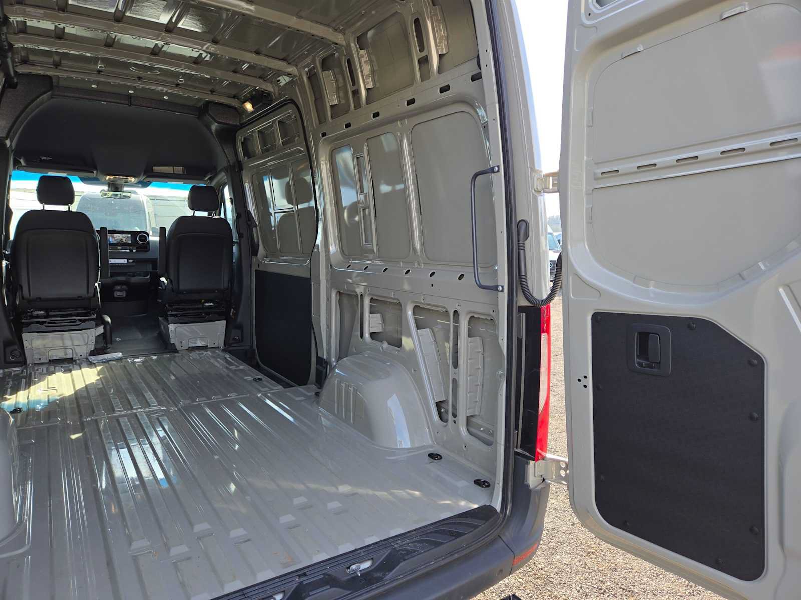 Used 2026 Mercedes-Benz Sprinter 2500 image 19