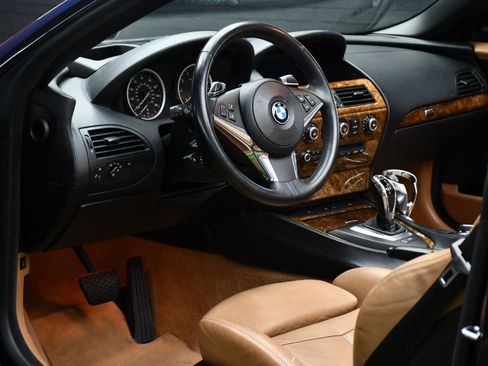 Used 2010 BMW 650i Convertible image 15