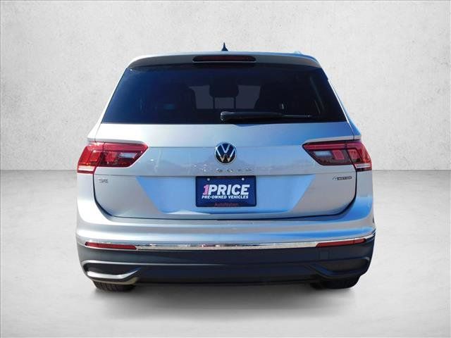 Used 2024 Volkswagen Tiguan SE AWD/4WD image 12