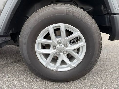 Used 2023 Jeep Wrangler Sport S image 7