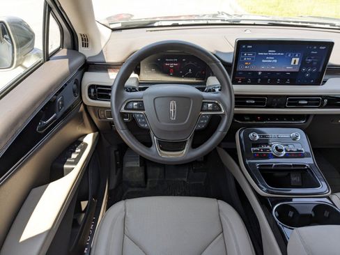 Certified 2023 Lincoln Nautilus Reserve w/ Equipment Group 201A image 18