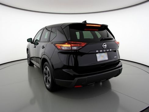 Used 2025 Nissan Rogue SV AWD/4WD image 6