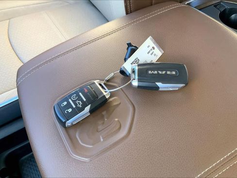 Used 2023 RAM 3500 Laramie image 13