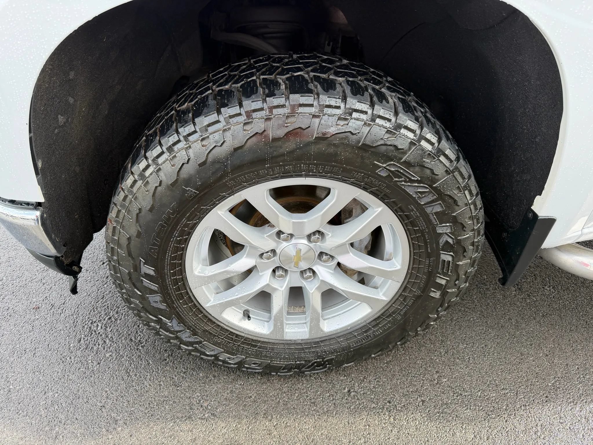 Used 2021 Chevrolet Silverado 1500 LT w/ Z71 Off-Road Package AWD/4WD image 17
