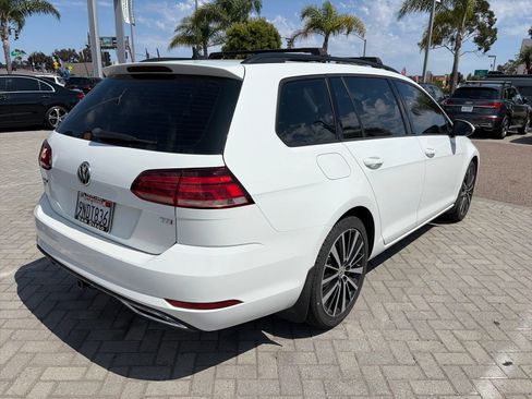 Used 2018 Volkswagen Golf SE FWD image 3