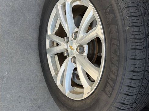 Used 2017 Chevrolet Equinox LS AWD/4WD image 37