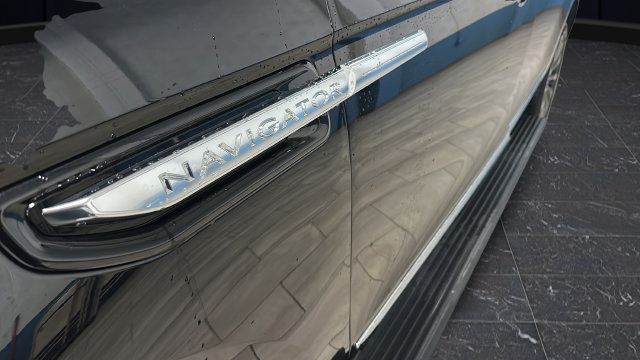 Used 2020 Lincoln Navigator L Reserve w/ Luxury Package AWD/4WD image 42