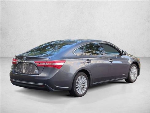 Used 2013 Toyota Avalon XLE Touring FWD image 5