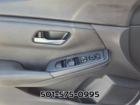 Used 2024 Nissan Sentra SV FWD image 27