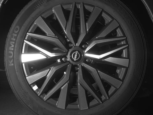 Used 2025 Nissan Altima 2.5 SV image 15