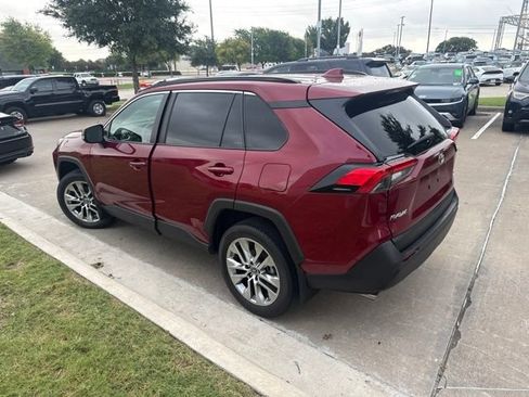 Used 2024 Toyota RAV4 XLE Premium FWD image 5