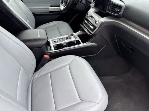 Used 2021 Ford Explorer XLT w/ XLT Sport Appearance Package image 42