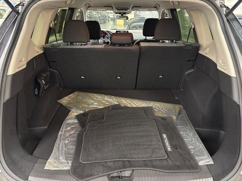 Used 2023 Nissan Rogue SV image 12