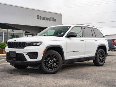 Used 2025 Jeep Grand Cherokee Altitude