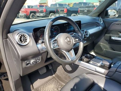 Used 2022 Mercedes-Benz GLB 250 4MATIC image 10
