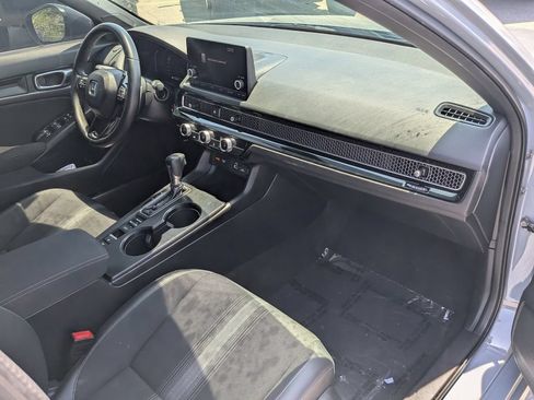 Used 2023 Honda Civic Sport image 11