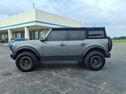 Used 2022 Ford Bronco Outer Banks w/ Sasquatch Package AWD/4WD image 2