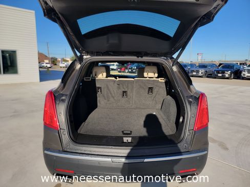 Used 2019 Cadillac XT5 FWD image 29