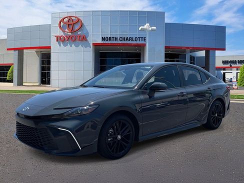 Used 2025 Toyota Camry SE w/ Multimedia Upgrade Package FWD image 5