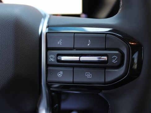 New 2024 Chevrolet Colorado LT w/ LT Convenience Package III image 17