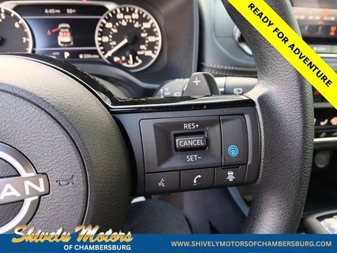 Used 2023 Nissan Rogue SV image 24