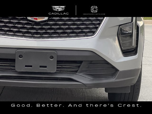 Used 2024 Cadillac XT4 Luxury w/ Cold Weather Package FWD image 11