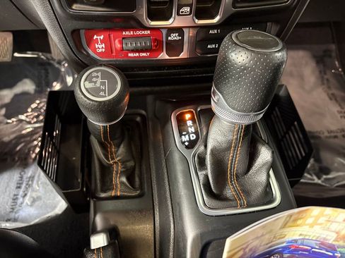 Used 2021 Jeep Gladiator Mojave AWD/4WD image 19