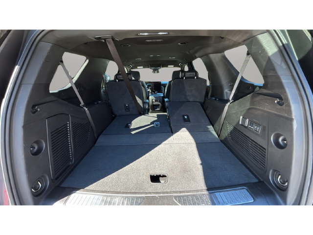 Used 2025 GMC Yukon Denali AWD/4WD image 34