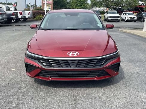 Certified 2026 Hyundai Elantra SE FWD image 2