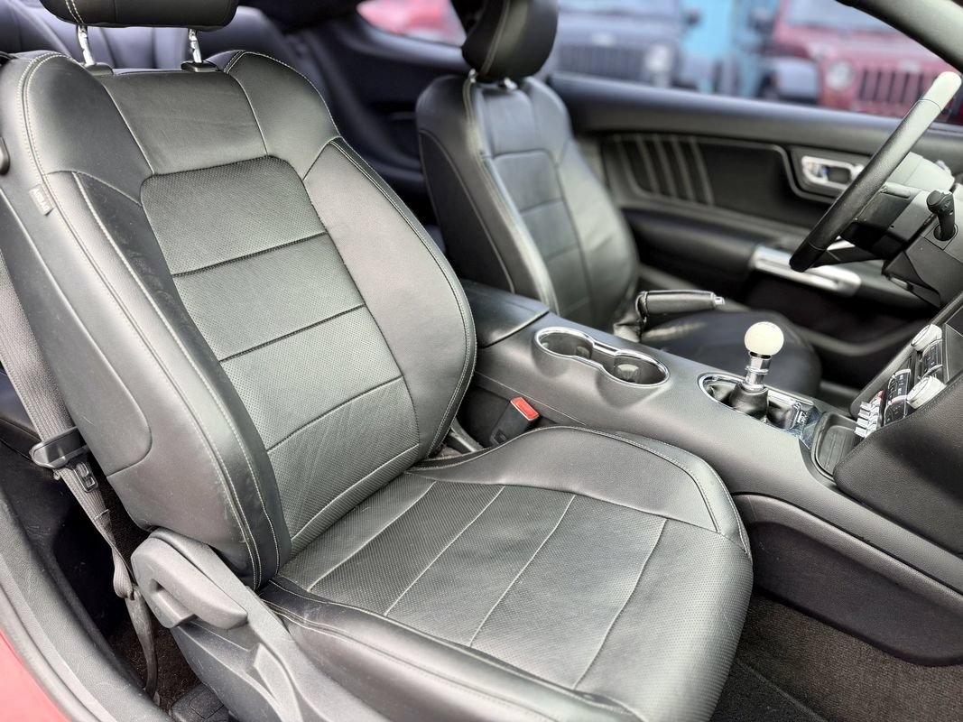 Used 2015 Ford Mustang Premium RWD image 9