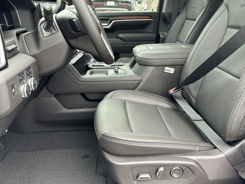 New 2025 GMC Sierra 2500 Denali w/ Denali Reserve Package image 14