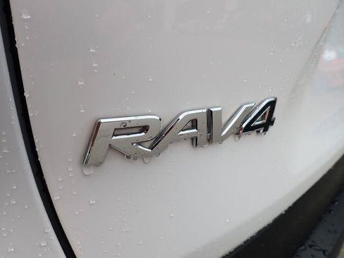 Certified 2021 Toyota RAV4 XLE w/ Convenience Package AWD/4WD image 8