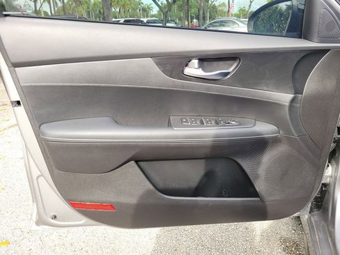 Used 2023 Kia Forte GT-Line w/ GT-Line Technology Package FWD image 16