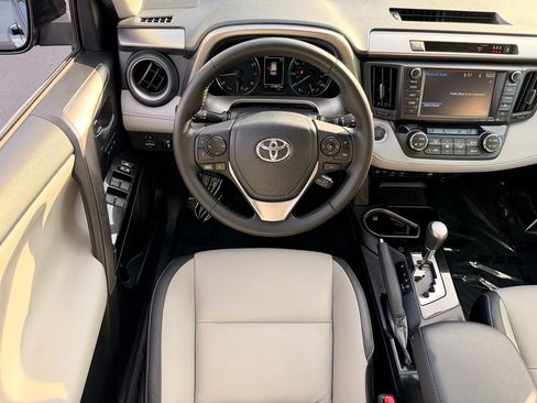 Used 2018 Toyota RAV4 Limited FWD image 14