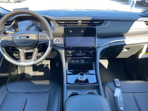 New 2025 Jeep Grand Cherokee L Limited w/ Black Appearance Package image 25