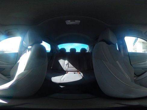Used 2025 Hyundai Elantra SEL FWD image 43